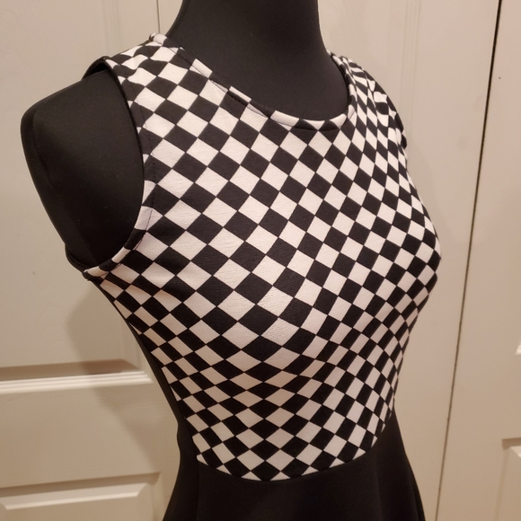 Skater Checkered Dress - Picture 4 of 7